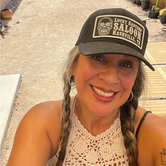 Meet your Posher, Jennifer - Picture 1 of 1